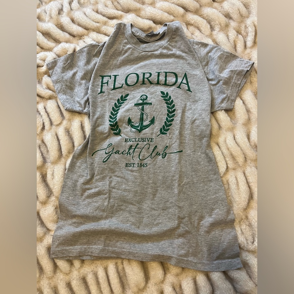 Gray Florida Yacht Club Short Sleeve Tee